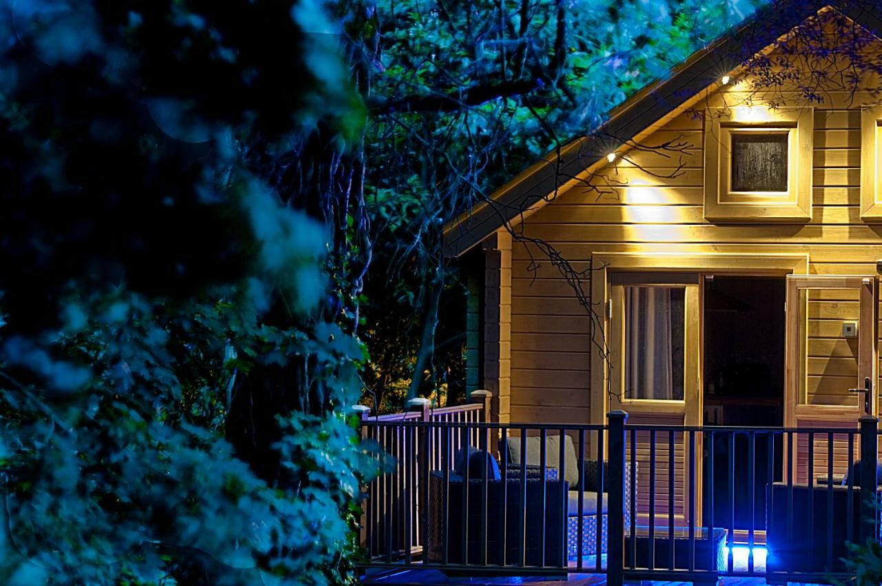 Alum Chine Log Cabin Ferienhaus *
